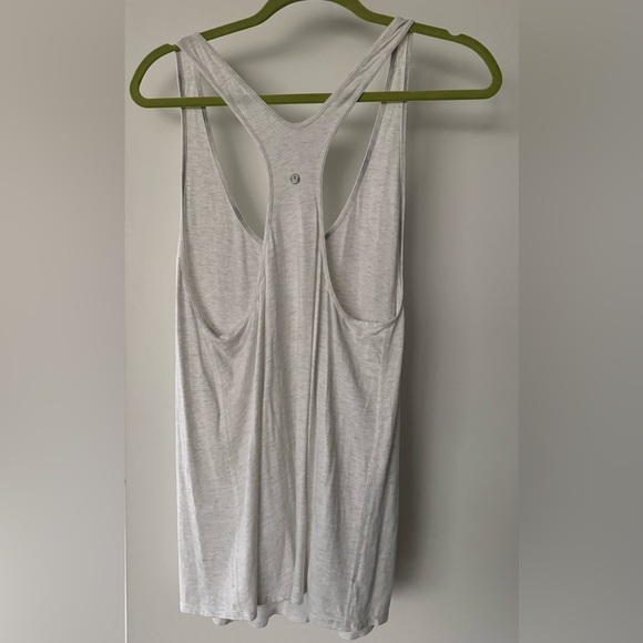 Lightweight Lululemon Tank estimated size 8-10 - Picture 2 of 3